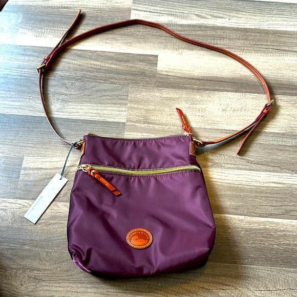 New with tags Dooney and Bourke nylon crossbody - Picture 1 of 5